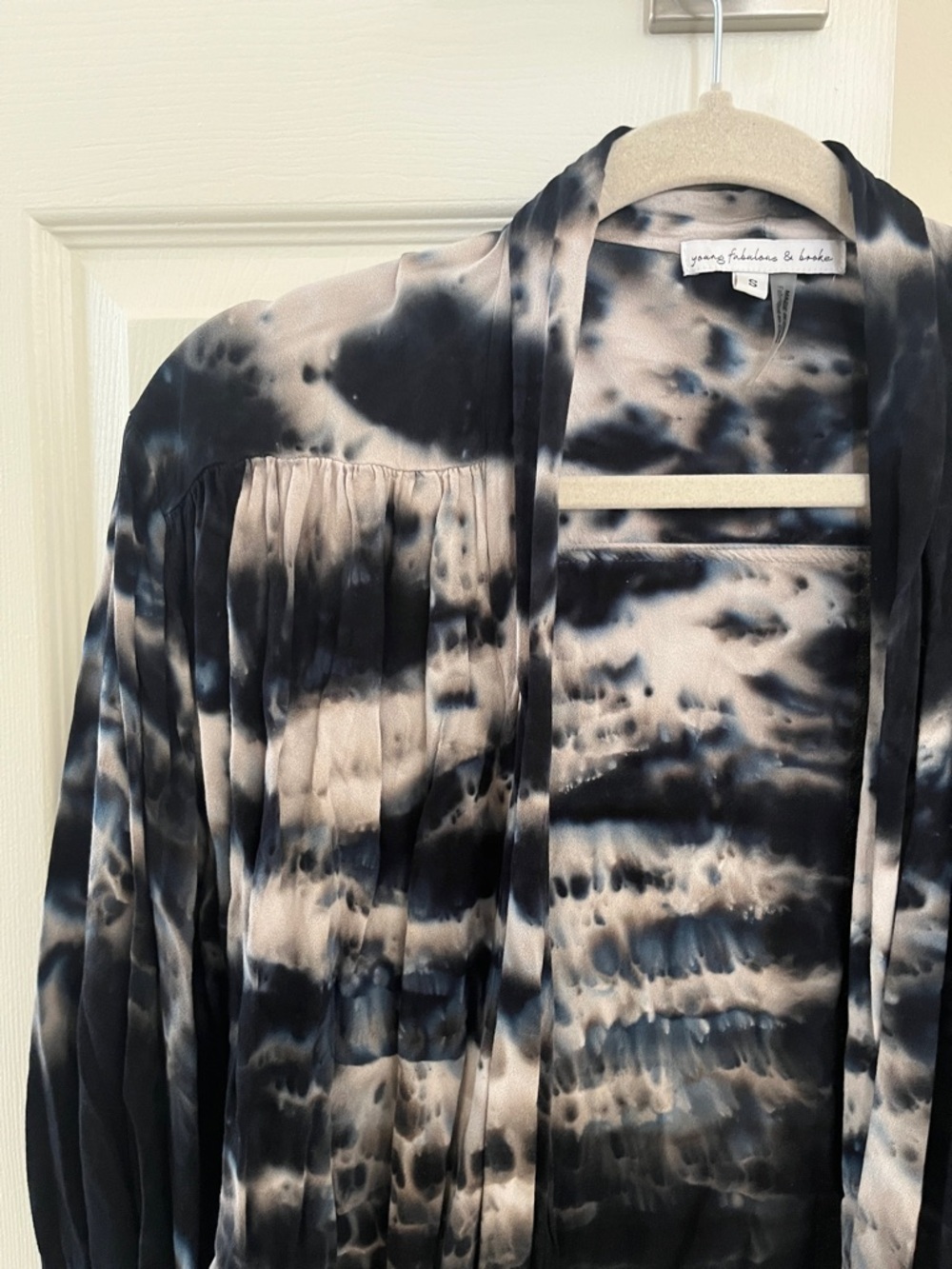 Young Faboulous & Broke Tie-Front Black & White Tie-Dye Lounge Top size small - Picture 3 of 4